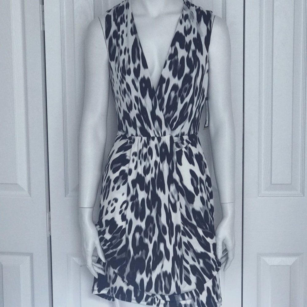 Animal Print Low V-Neckline Dress Size Small New - Picture 5 of 10